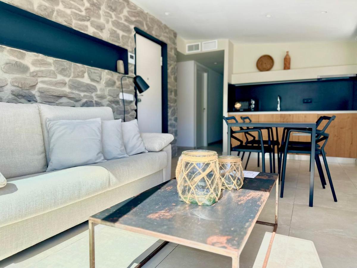 Cala Vadella Beachwalk Suites Екстер'єр фото