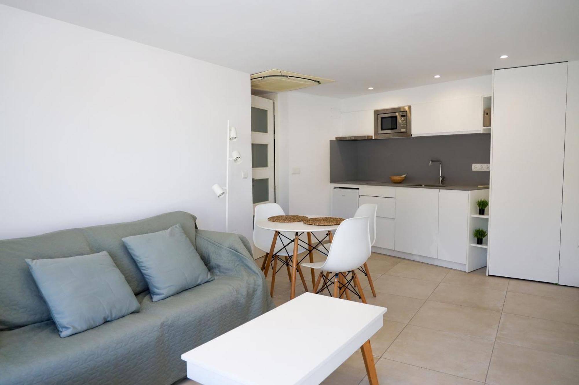 Cala Vadella Beachwalk Suites Екстер'єр фото